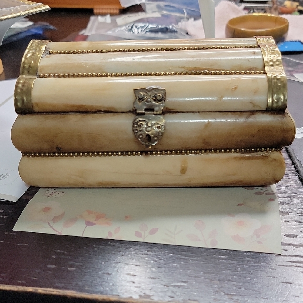 Vintage Camel Bone And Brass Jewelry Trinket Box Lined With Jewelry